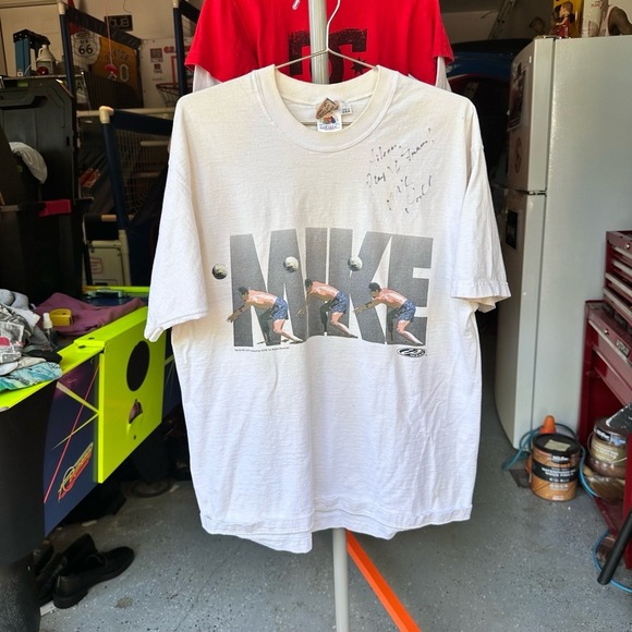 Fruit Of The Loom White Autographed Sports Graphic Vintage TShirt Large - Picture 8 of 8